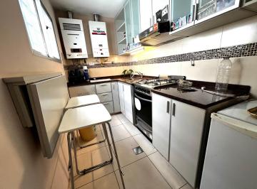 Foto · Frente a Plaza Colon. Exc Dimensiones. 2do Piso con Patio.