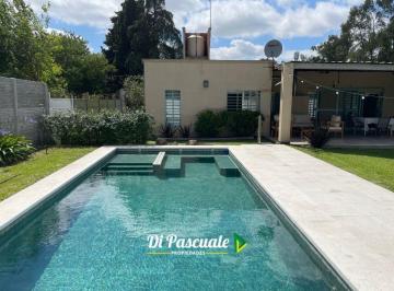 Casa · 79m² · 3 Ambientes · 2 Cocheras · Venta Casa Quinta con Parque, Galería y Pileta - La Reja Sur