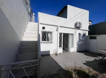 Casa · 210m² · 4 Ambientes · 2 Cocheras · Casa Para Dos Familias en Valentin Alsina