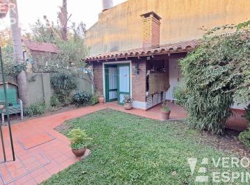 Casa · 136m² · 4 Ambientes · 1 Cochera · Casa Venta - Haedo Sur - Cuatro Ambientes - Cochera - Patio