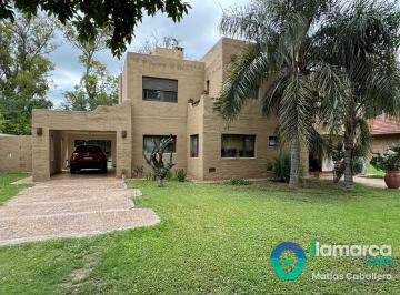 Casa · 260m² · 6 Ambientes · 2 Cocheras · Los Cielos Valle Escondido Cálida y con Buena Vibra