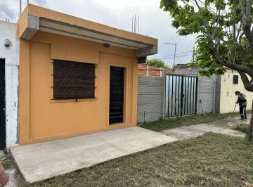GIU-GIU-273_2 · 157 y 520 - Monoambiente con Jardin y Cochera