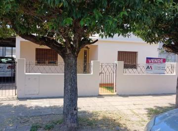 Casa · 45m² · 3 Ambientes · 2 Cocheras · Venta de Casa de 3 Ambientes en San Justo