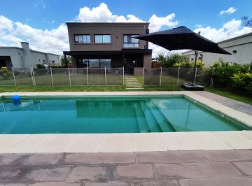 Casa de 4 ambientes, Pilar · Alquiler de Casa de Categoría Amoblada en Santa Lucía Pilar del Este