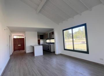 Casa · 180m² · 5 Ambientes · 2 Cocheras · Casa 3 Dorm. y Playroom en Santo Tomás Pilar