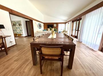 Casa · 405m² · 7 Ambientes · 2 Cocheras · Casa en Alquiler Temporal 6 Dorm. Playa Mansa Punta del Este