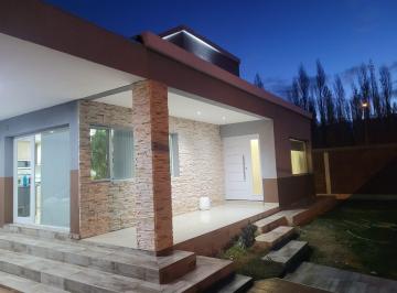 Casa · 425m² · 7 Ambientes · 1 Cochera · Casa en Los Manzanos