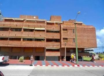 Departamento · 4 Ambientes · 1 Cochera · Apartamento - Punta del Este