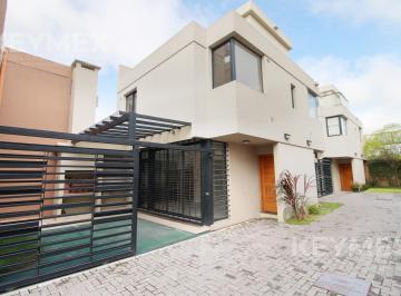 Casa · 140m² · 4 Ambientes · 1 Cochera · Casa Dúplex 4 Ambientes Apto Credito