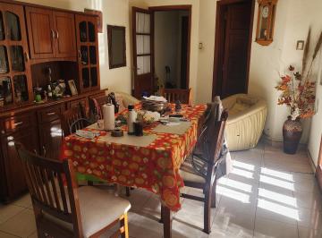 Casa · 168m² · 1 Cochera · Vendo Casa 3 dor + Local Comercial Bº san Vicente Escritura