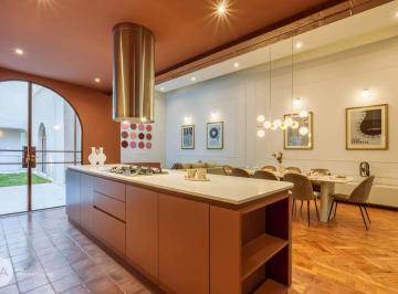 Casa · 225m² · 8 Ambientes · 1 Cochera · Casa de Estilo, 4 Dorm., Piscina - Viamonte 1400 - Abasto Rosario | Venta