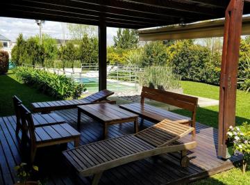 Casa · 314m² · 7 Ambientes · 4 Cocheras · Casa en Venta en Barrio Septiembre, Maschwitz, Escobar