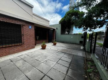 Casa · 170m² · 4 Ambientes · 6 Cocheras · Venta! Casa 4 Ambientes Ideal Emprendimiento - Haedo