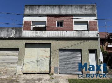 Local comercial · 300m² · 4 Ambientes · Local + Casa + Depto