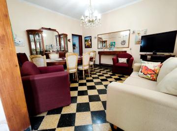 Casa · 185m² · 8 Ambientes · 1 Cochera · Casa en Arroyito