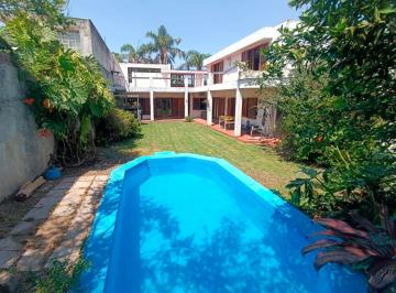 Casa · 249m² · 9 Ambientes · Venta - Casa de 5 Dorm. con Patio y Piscina. España y Hospitales, Rosario.