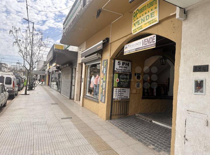 Oficina comercial · 250m²