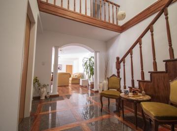 Casa · 341m² · 6 Ambientes · 1 Cochera · Venta Casa 6 Ambientes Cochera 2 Plantas Jardin Quincho San Cristobal