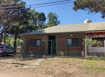 Casa · 47m² · 3 Ambientes · 1 Cochera · Casa en Venta - 2 Dormitorio 1 Baño - Cochera - 127 m² - San Bernardo del Tuyú