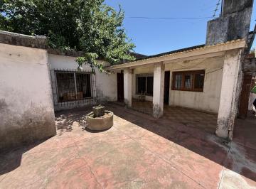 PH · 4 Ambientes · 1 Cochera · En Venta | Casa Estilo PH en Excelente Ubicacion en Moreno Centro (Lado Norte) - Barrio Residencial