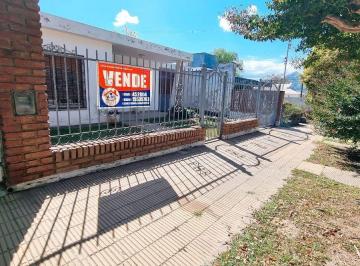 Casa · 176m² · 8 Ambientes · 1 Cochera · Casa en Cosquin