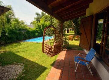 Casa · 185m² · 4 Ambientes · 2 Cocheras · Casa en Venta - 2 Dorm. 2 Baño - 671 m² - City Bell