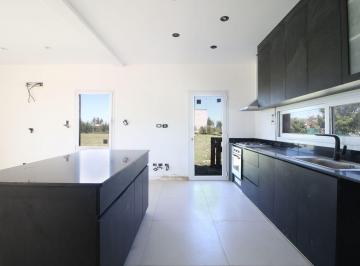 Casa · 135m² · 4 Ambientes · 2 Cocheras · Venta Casa 4 Amb - Barrio San Lucas - Canning