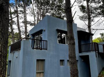 Casa · 70m² · 3 Ambientes · Casa en Dos Plantas, Todo Bosque a m del Mar
