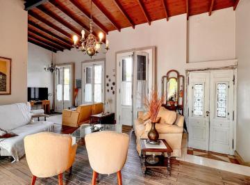 Casa · 224m² · 5 Ambientes · Venta | Casona de Estilo | 5 Ambientes | Reciclada | Pompeya