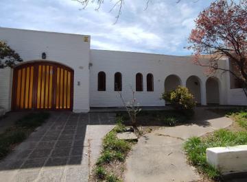 Casa · 825m² · 4 Ambientes · Casa en Venta / Alquiler Comercial