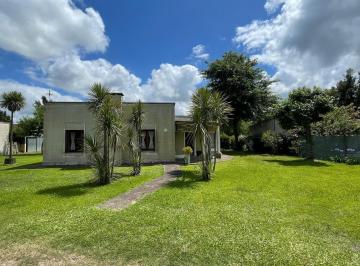 Quinta vacacional · 420m² · 7 Ambientes · 6 Cocheras · Quinta en Venta en Venta en Barrio El Trébol - Chascomús