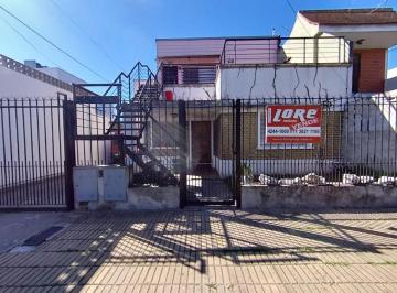 Casa · 68m² · 4 Ambientes · 3 Cocheras · Casa en Venta