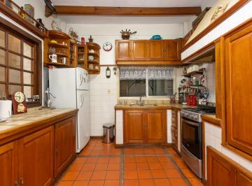 Casa · 398m² · 12 Ambientes · 1 Cochera · Casa con Gran Terreno en Pacheco