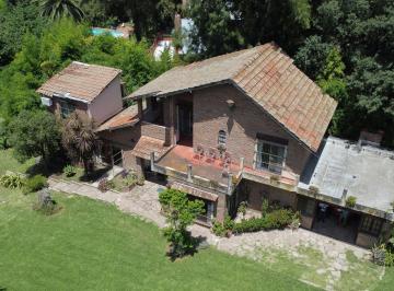 Casa · 398m² · 12 Ambientes · 1 Cochera · Casa con Gran Terreno en Pacheco