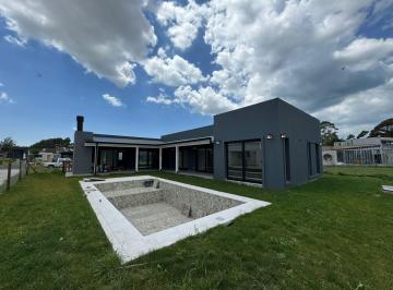 Casa · 212m² · 4 Ambientes · 1 Cochera · Casa en Venta - Rumenco Joven Lote 117
