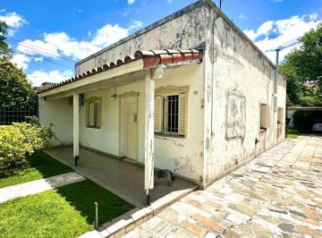 Casa · 100m² · 4 Ambientes · 3 Cocheras · Casa a La Venta en La Mejor Zona de Monte Grande!