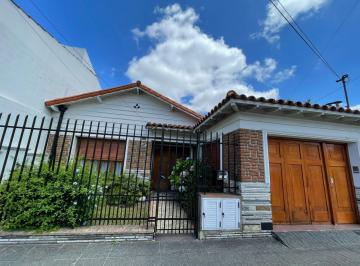 PH · 70m² · 3 Ambientes · PH Venta Al Frente con Entrada Independiente de 3 Ambiente con Cochera y Patio - Wilde