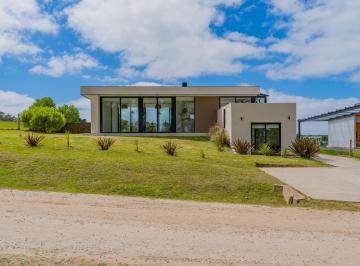 Casa · 174m² · 4 Ambientes · Casa 4 Amb en Barrancas San Benito