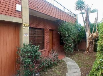 Casa de 3 ambientes, Morón · En Venta Casa Americana con Parque Garage y Terraza