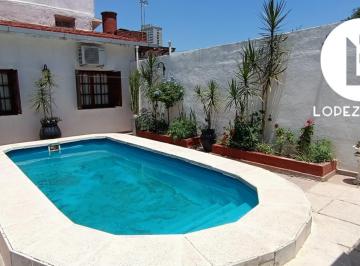 Casa · 210m² · 5 Dormitorios · 2 Cocheras · Casa en Venta C/ Pileta - Super Amplia - B° Providencia - Apto Crédito Hipotecario