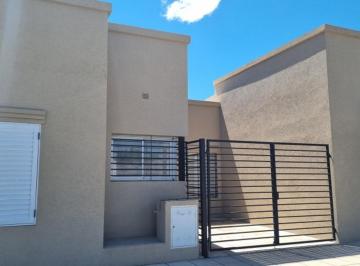 Casa · 64m² · 3 Ambientes · 1 Cochera · Increible Duplex a Estrenar