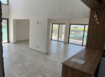 Casa de 14 ambientes, Rodeo de la Cruz · Hermosa Casa en Coortaderas II