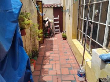 PH · 50m² · 3 Ambientes · PH Venta - 3 Amb + Escritorio - Luminoso - Flores