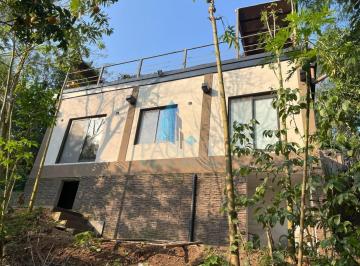 Casa · 236m² · 8 Ambientes · 2 Cocheras · Espectacular Propiedad en Venta