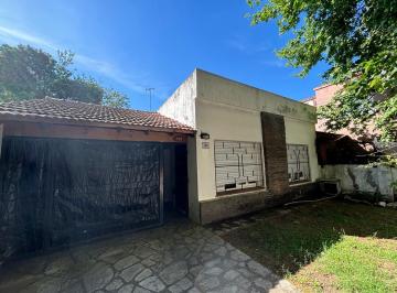 Casa de 3 ambientes, Esteban Echeverría · Oportunidad en Monte Grande!