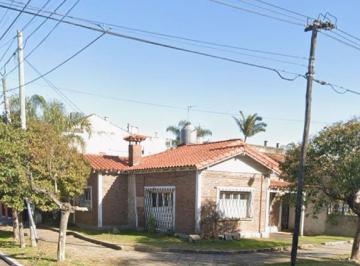 Terreno · 230m² · Lote Propio en Esquina - Ideal Desarrollo Inmombiliario