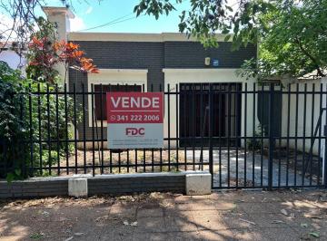 Casa · 161m² · 6 Ambientes · 1 Cochera · Venta Casa Para Reciclar 3 Dorm. Alberdi Rio