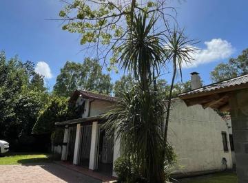 Casa · 220m² · 8 Ambientes · 1 Cochera · Casa en Venta - 5 Dorm. 3 Baños - 1200 m² - La Plata