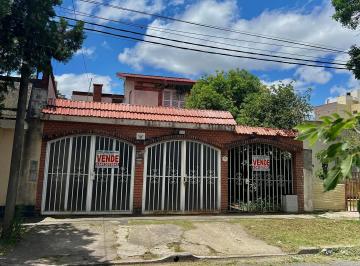 Casa de 5 ambientes, Rosario · Amplia Propiedad en Corazón de Barrio Belgrano
