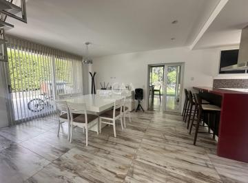 Casa · 280m² · 3 Dormitorios · Casa en Alquiler Temporada en Rumenco